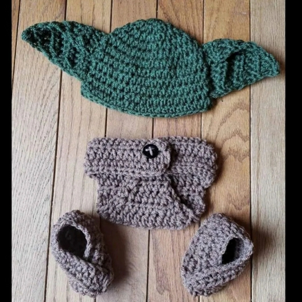 Crochet Baby Yoda Set